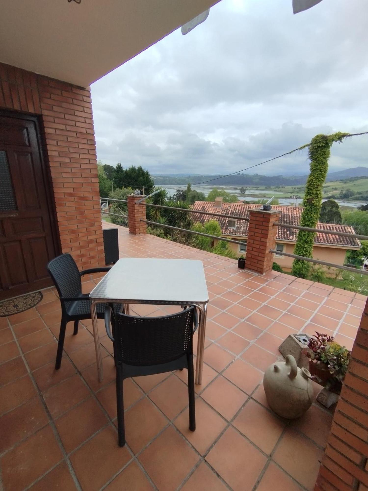 Alto Santiago Alojamiento Con Parking San Vicente De La Barquera Exterior photo